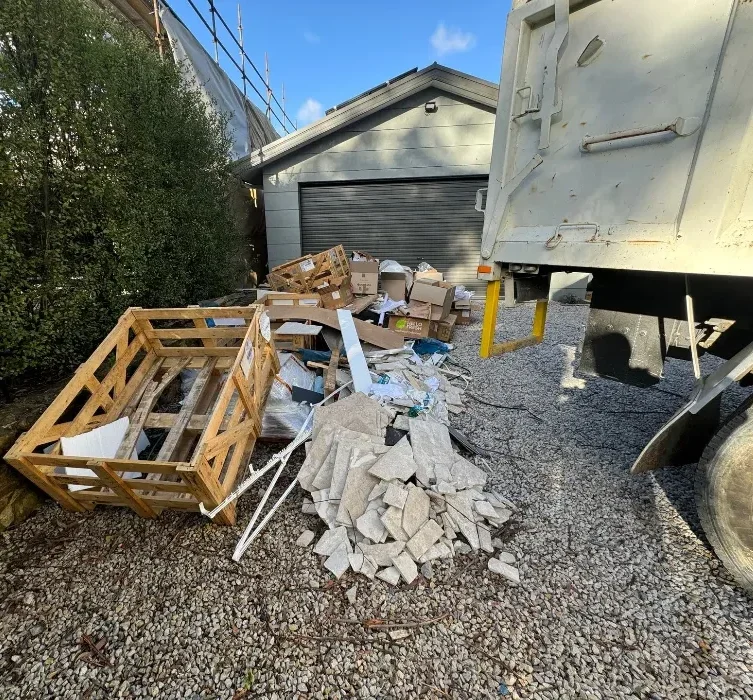 Rovs - How It Works trash at the backyard